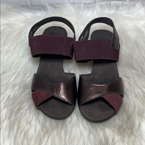 Munro Darling Wine Wide Width Heeled Sandals Sz 7W - Picture 3 of 7